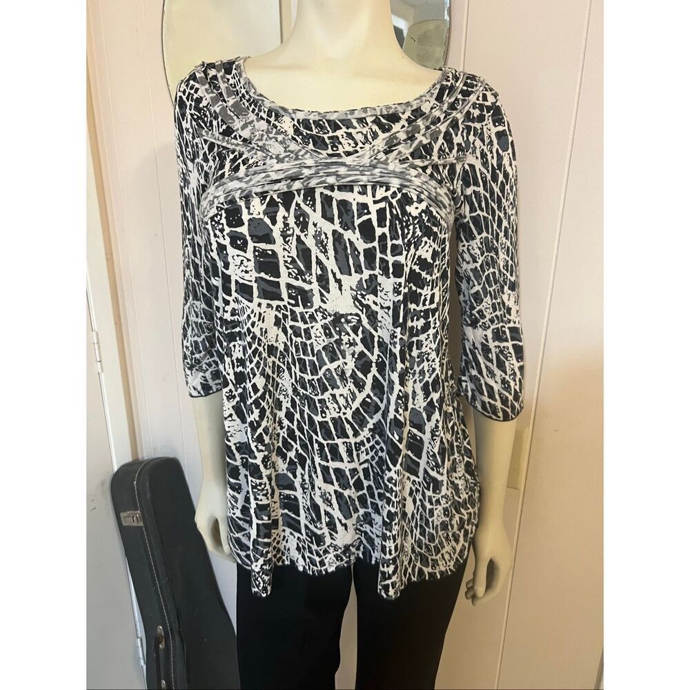 Dunia Boutique Artsy Soft Rayon Scoop Neck Tunic S